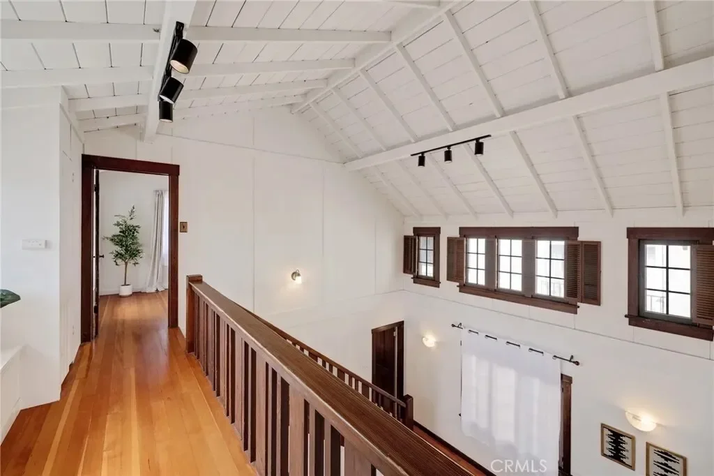525 Manhattan Beach Boulevard, Manhattan Beach, California, United States. - Photo 15