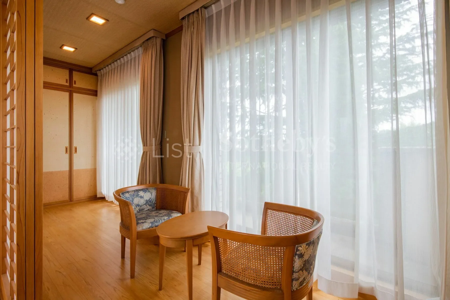 Gallery photo 5