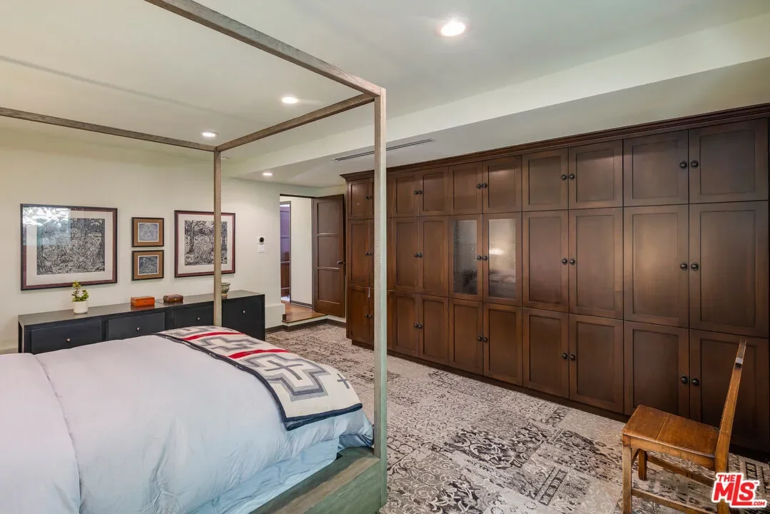 1417 Queens Rd, Los Angeles, California, United States. - Photo 14