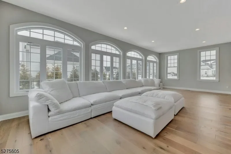 15 Roxbury Rd, Mahwah, New Jersey, United States. - Photo 11