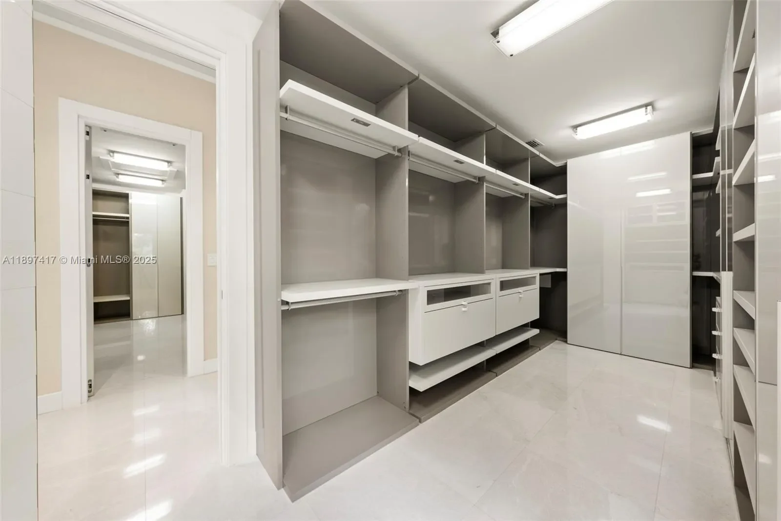 6831 SW 106th St, Coral Gables, Florida, United States. - Photo 38