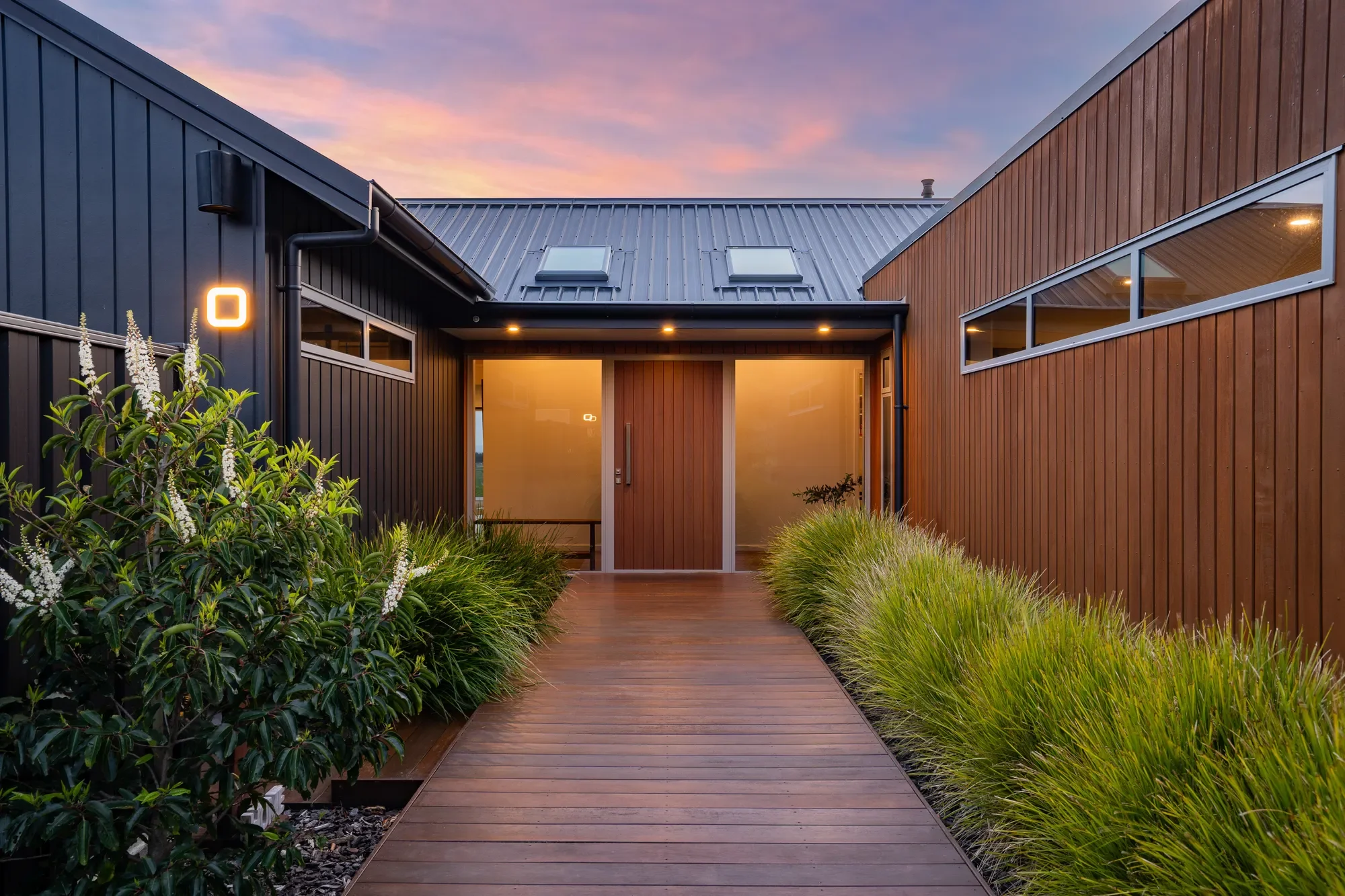 Exterior photo 4
