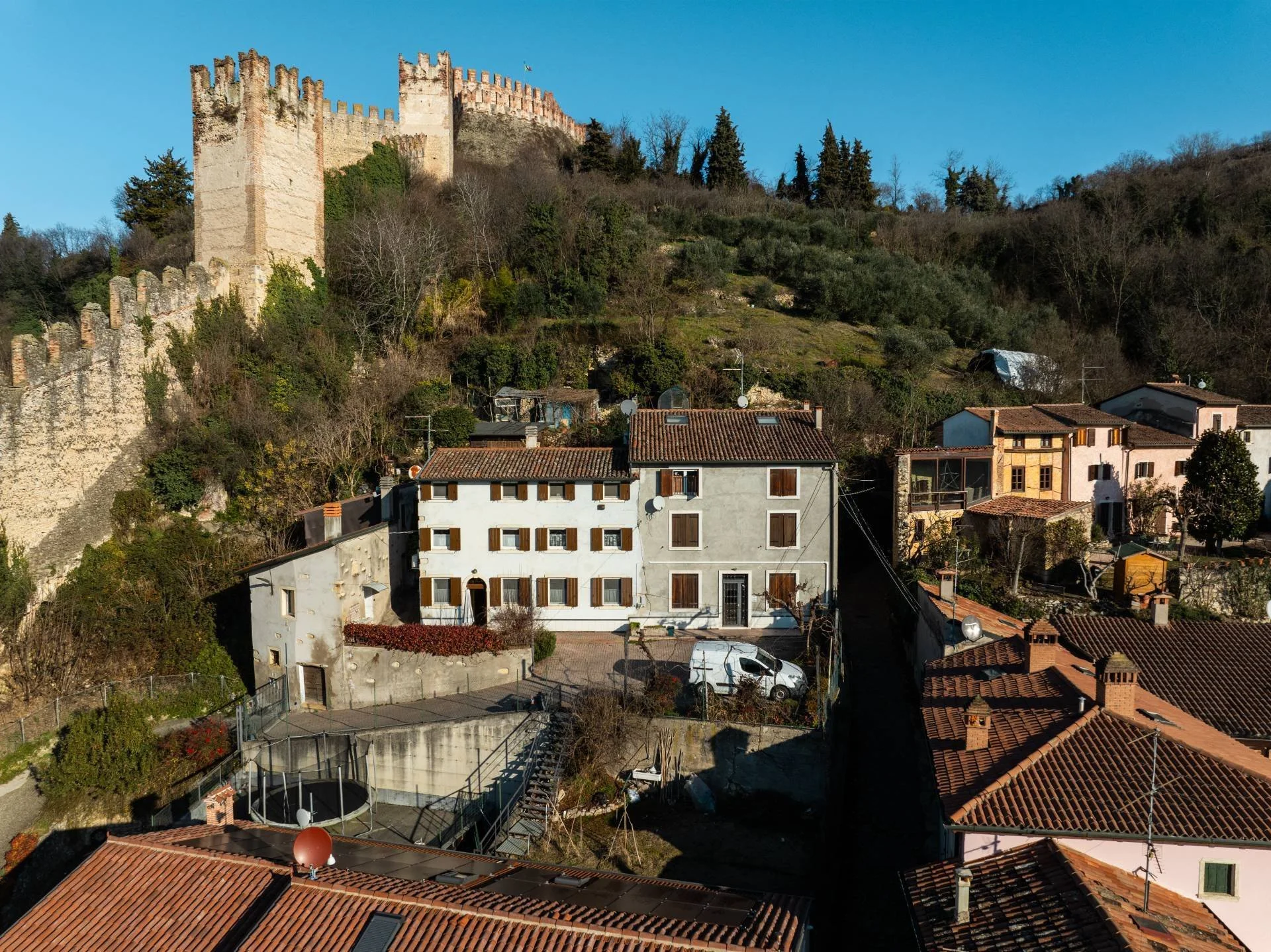 Via Adolfo Mattielli Pittore, Soave, Veneto, Italy. - Photo 39