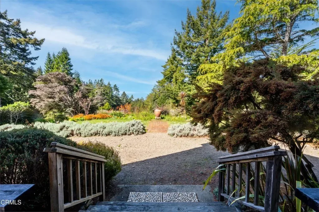 40811 Eureka Hill Road, Point Arena, California, United States. - Photo 31