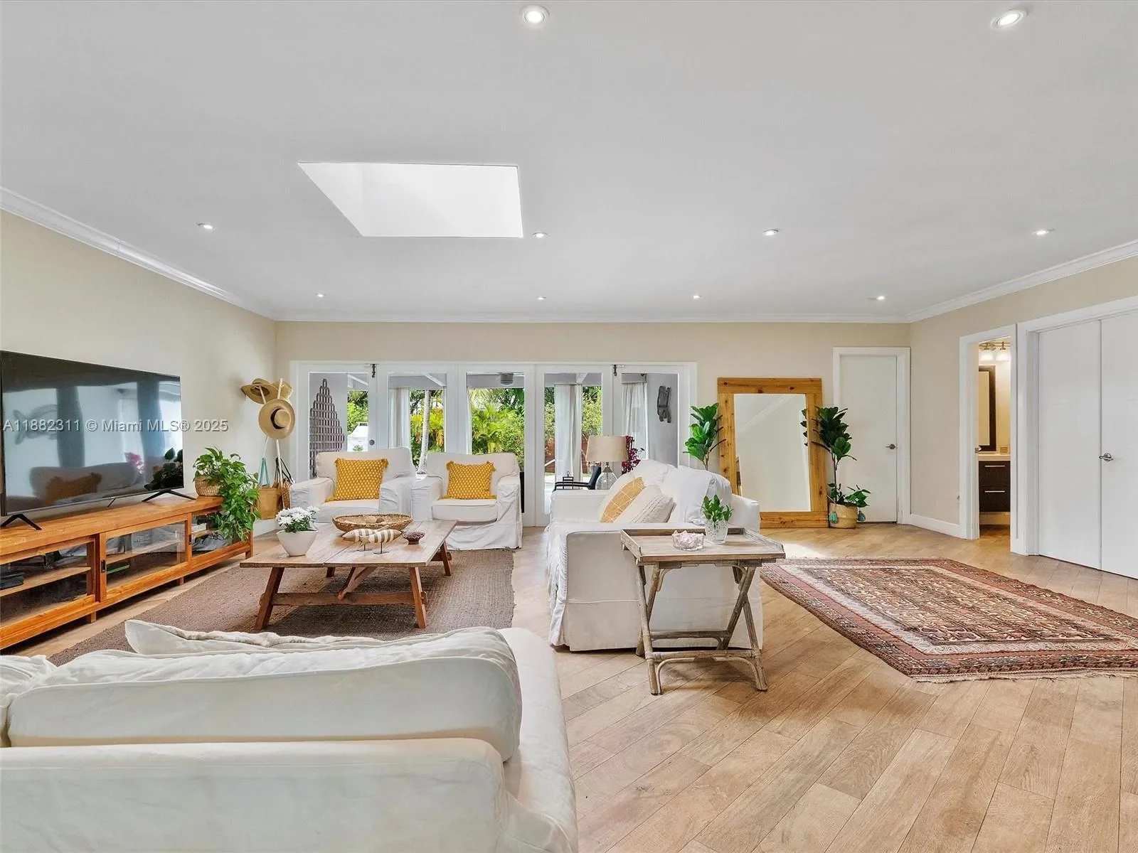 11407 N Bayshore Dr, North Miami, FL 33181, North Miami Beach, Florida, United States. - Photo 17