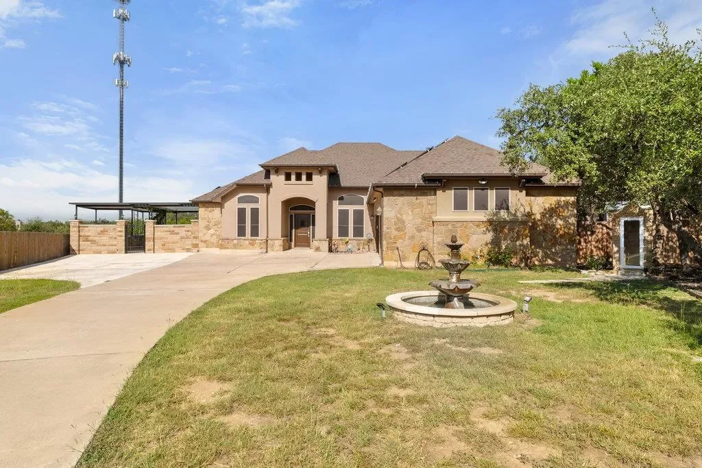 321 Sarahs LN, Liberty Hill, Texas, United States. - Photo 5