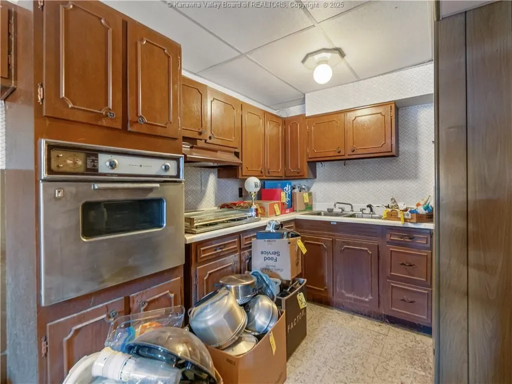 822 Whispering Way, South Charleston, WV 25303, Charleston, West Virginia, United States. - Photo 17