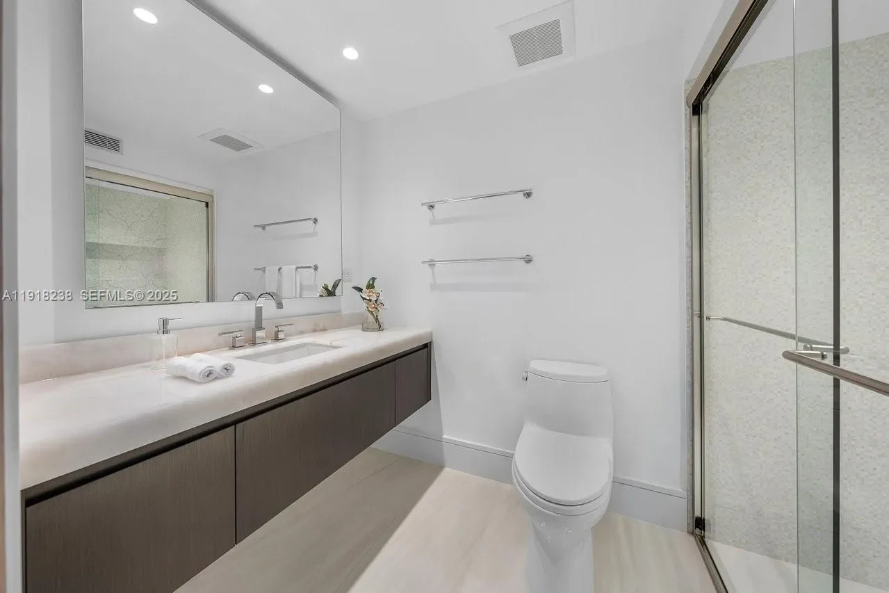 1107 Hillsboro Mile, Hillsboro Beach, Florida, United States. - Photo 36