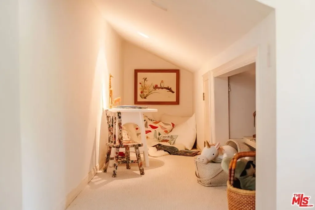 1520 Bonnell Drive, Topanga, California, United States. - Photo 19