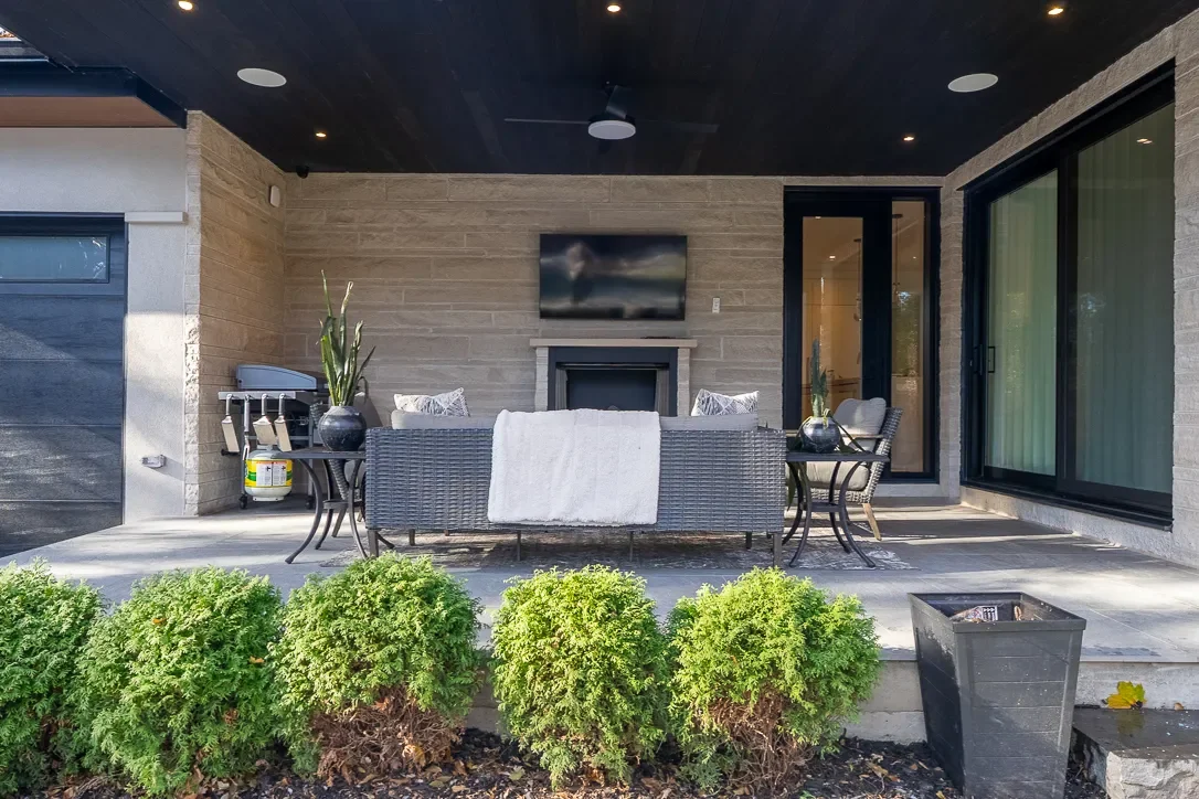 Exterior photo 7