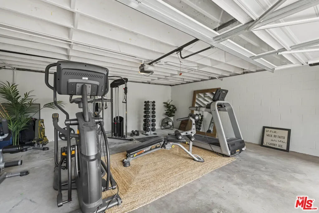 4650 Canoga Avenue, Los Angeles, California, United States. - Photo 8