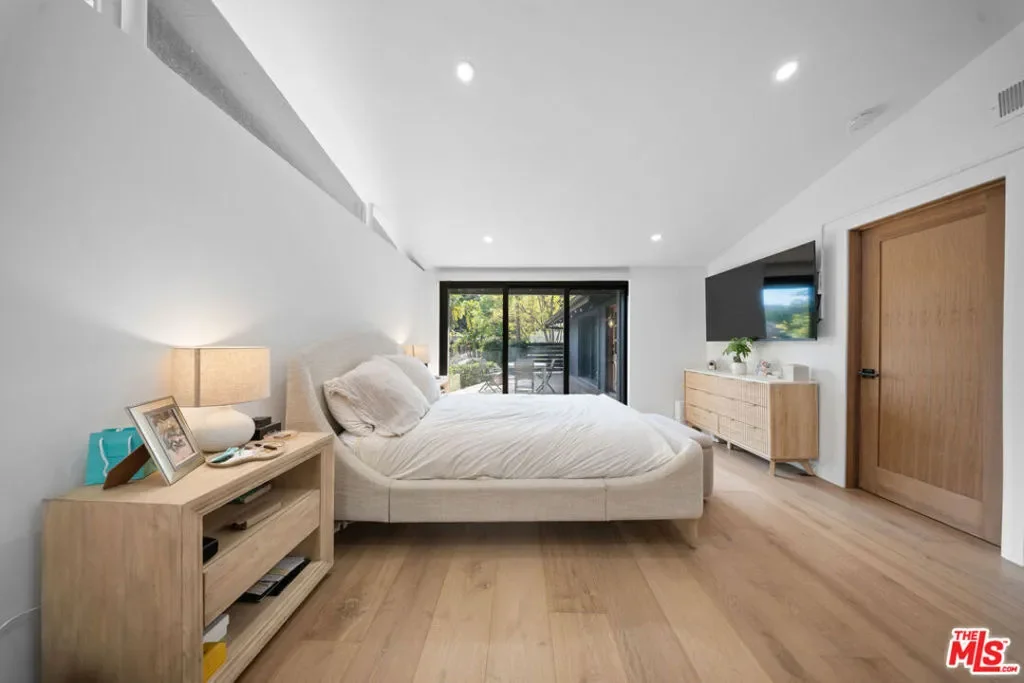 22261 Ybarra Road, Los Angeles, California, United States. - Photo 23
