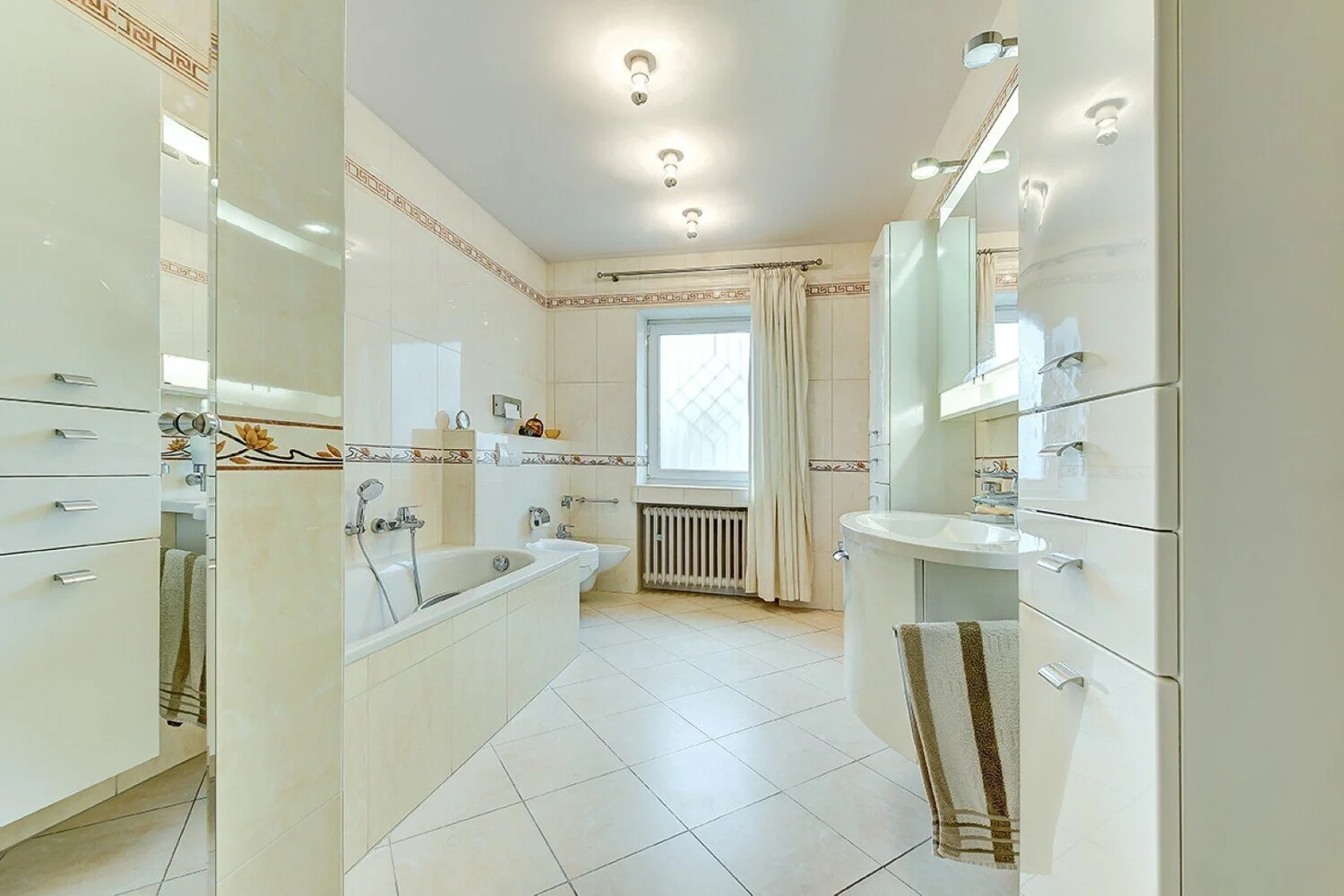 Gallery photo 4