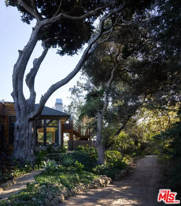 2937 Padaro Lane, Carpinteria, California, United States. - Photo 17