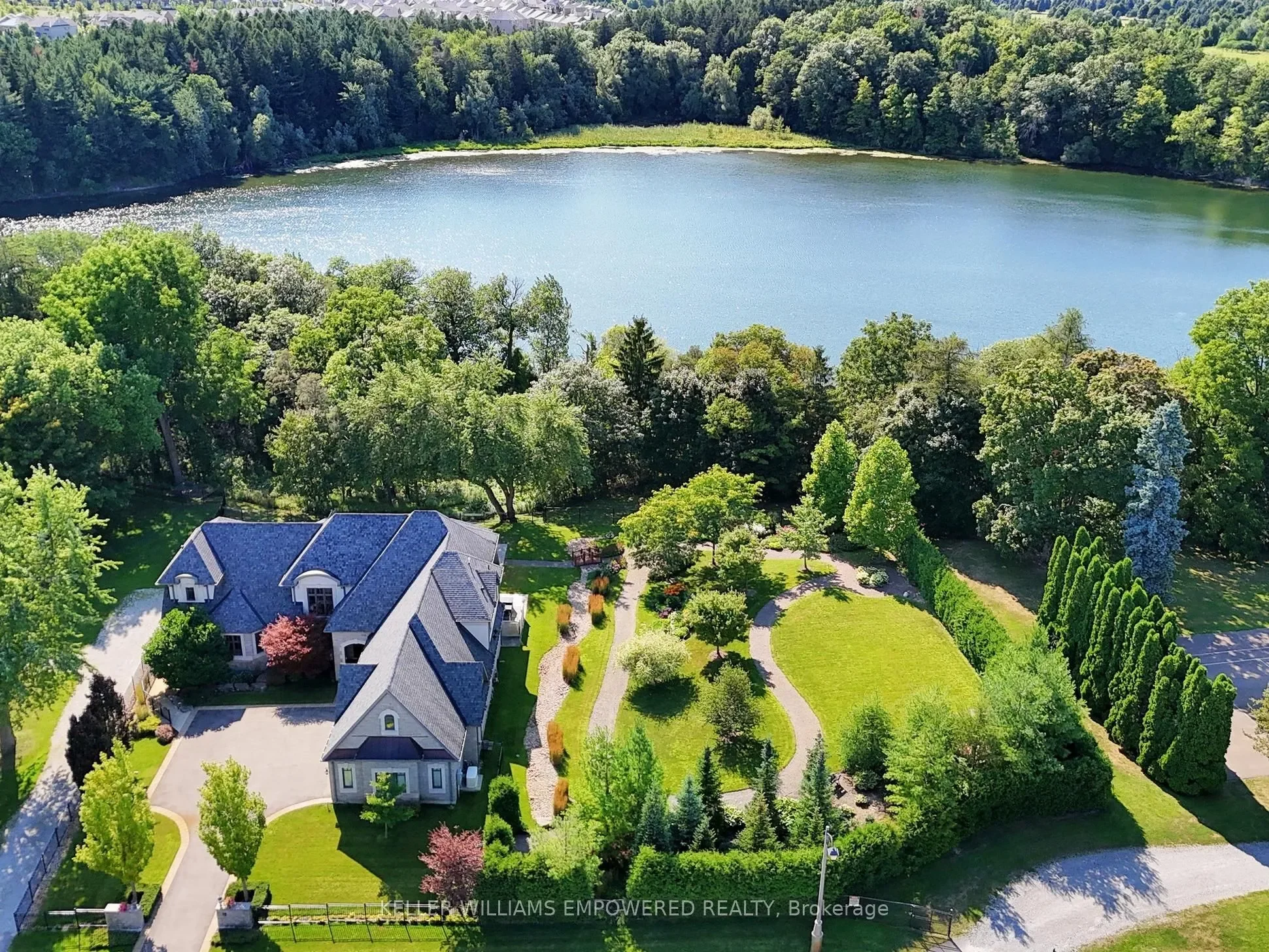 12 Macleod Estate Court, Richmond Hill, ON L4E 0B1, Gormley, Ontario, Canada. - Photo 4