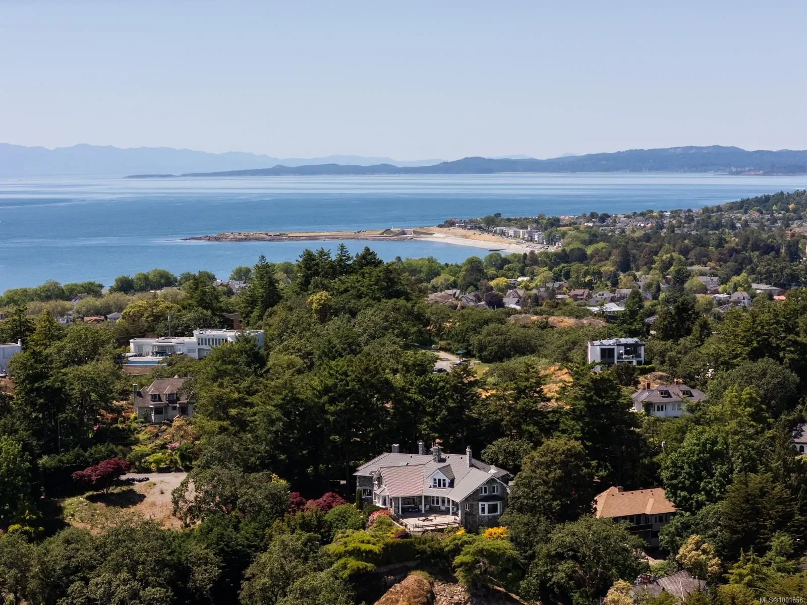 305 Denison Rd, Oak Bay, British Columbia, Canada. - Photo 49
