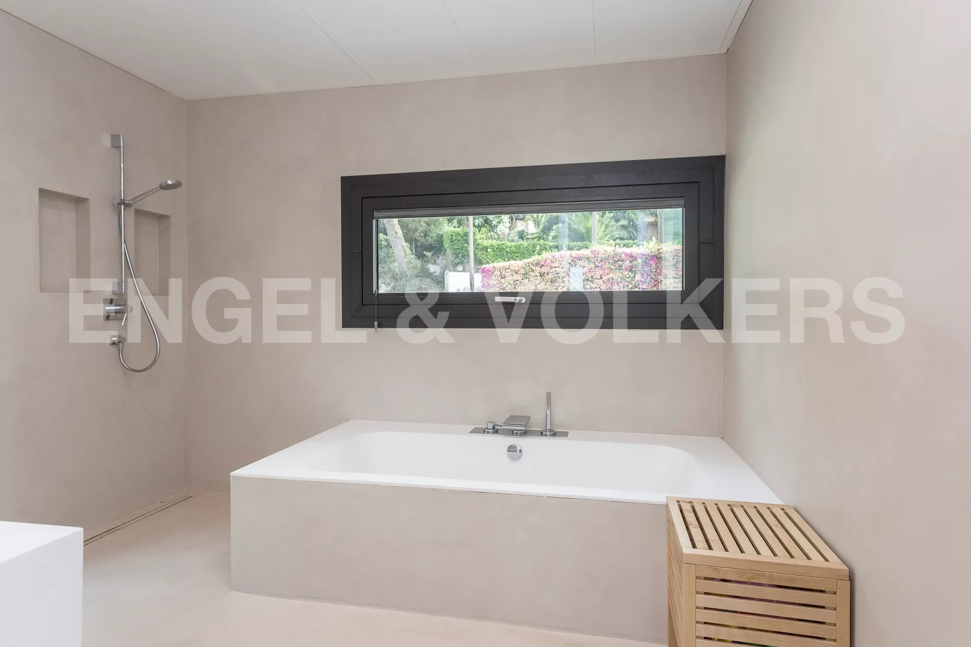 Gallery photo 4