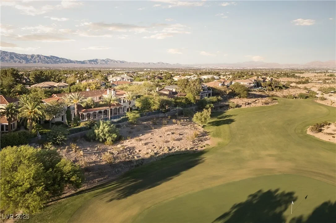 9017 Grove Crest Lane, Las Vegas, Nevada, United States. - Photo 2