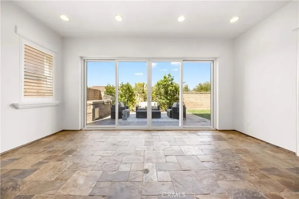 14 Snowberry, Lake Forest, California, United States. - Photo 24
