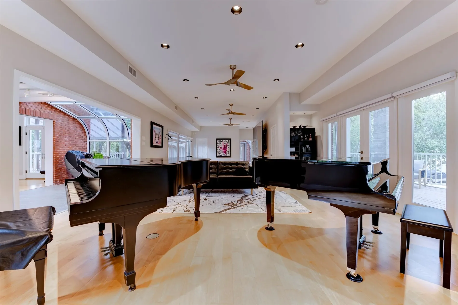 Gallery photo 1
