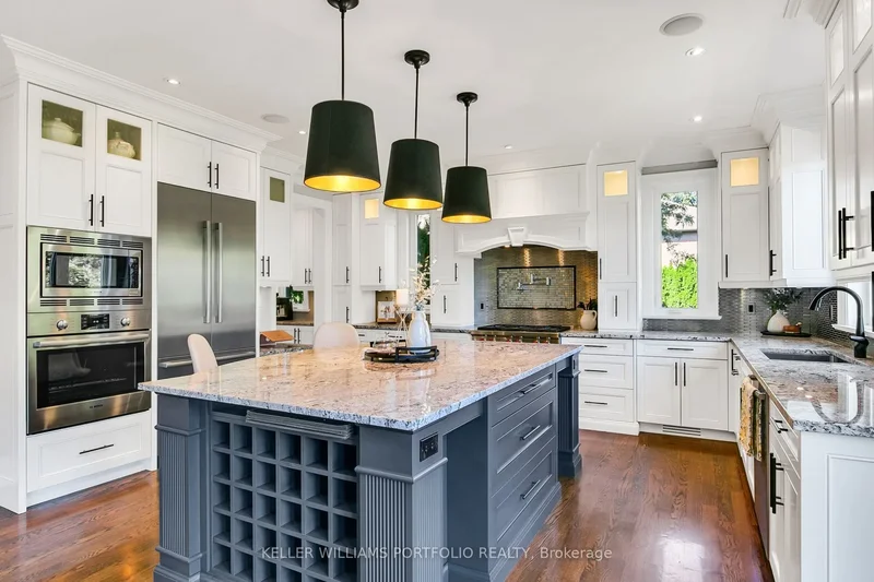 7 Maydolph Road, Toronto, ON M9B 1V5, Toronto, Ontario, Canada. - Photo 3
