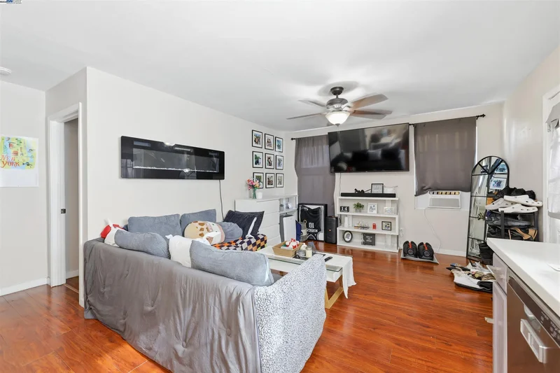 1040 Delacy, Martinez, California, United States. - Photo 24