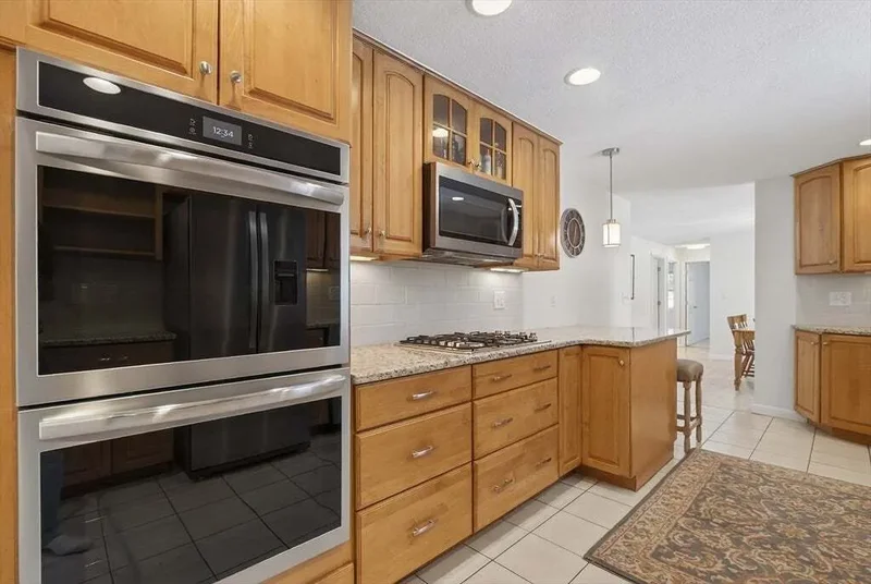 11 Smokerise Dr, Chelmsford, MA 01824, Chelmsford, Massachusetts, United States. - Photo 15