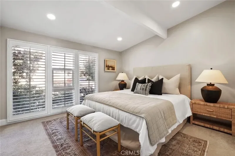 2209 Vista Huerta, Newport Beach, California, United States. - Photo 21
