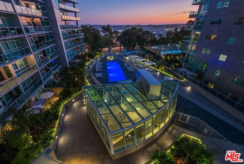 13600 Marina Pointe Drive 1904, Marina del Rey, California, United States. - Photo 28