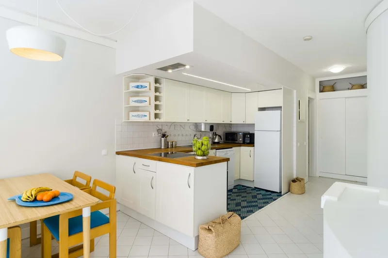 For sale spacious 1-bedroom duplex apartment near beach, Quinta do Lago