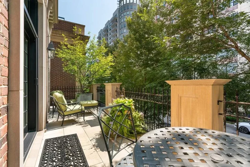 446 W. Huron Street, Chicago, IL, 60654, USA, Chicago, Illinois, United States. - Photo 15