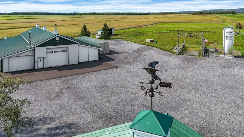 233 Ch. du Richelieu, Saint-Basile-le-Grand, Quebec, Canada. - Photo 18