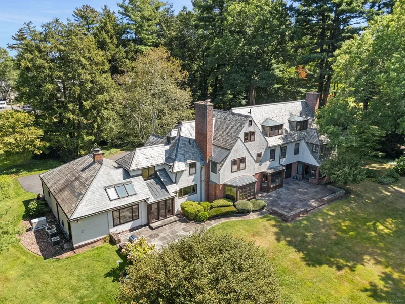 111 Bloomfield Avenue, West Hartford, CT, 06105, USA, Hartford, Connecticut, United States. - Photo 11
