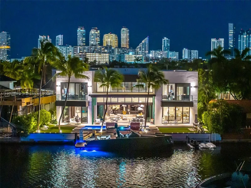 16470 NE 30th Ave, Golden Beach, Florida, United States. - Photo 19