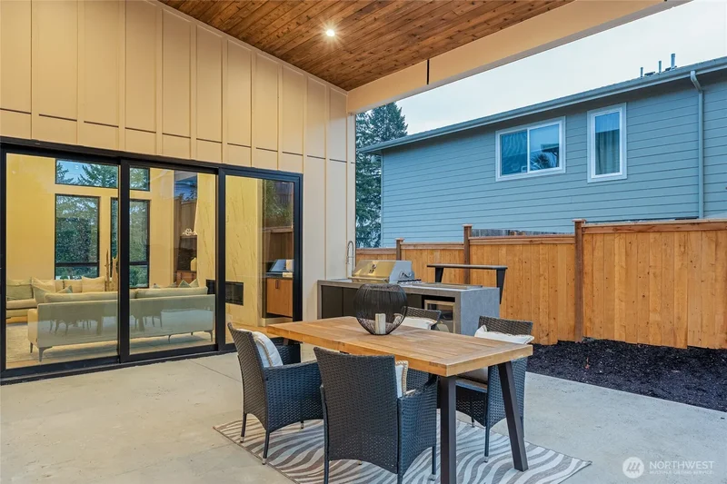 2423 129th Avenue SE, Bellevue, WA 98005, Bellevue, Washington, United States. - Photo 18
