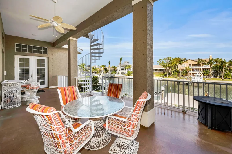 119 8th St E, Tierra Verde, FL 33715, St. Petersburg, Florida, United States. - Photo 13
