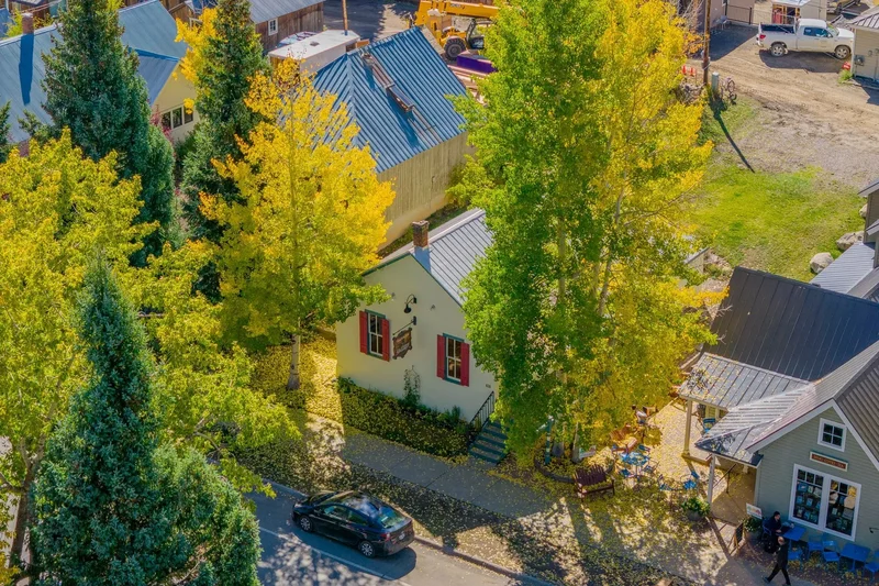 Six Room Historical Residential And Commercial Property