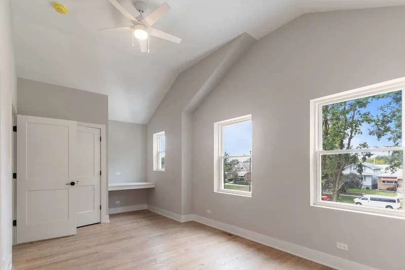 7431 W Forest Preserve Avenue, Chicago, Illinois, United States. - Photo 26