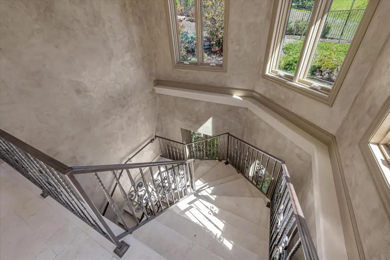 28025 Natoma Road, Los Altos Hills, California, United States. - Photo 44
