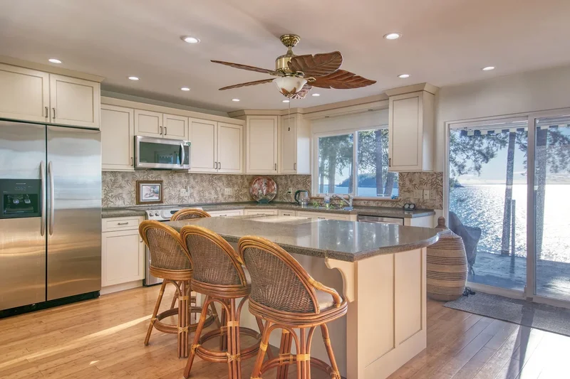 6437 Sunshine Coast Highway, Sechelt, BC V7Z 0N6, Sechelt, British Columbia, Canada. - Photo 36