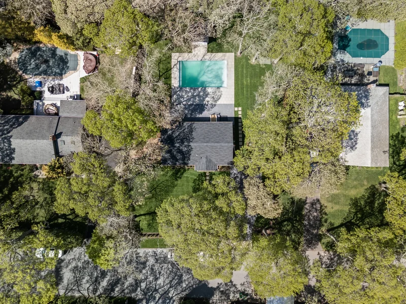 10 Shinnecock Lane, Hampton Bays, NY 11946, Hampton Bays, New York, United States. - Photo 12