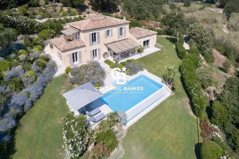 Grimaud, Provence-Alpes-Côte d'Azur, France. - Photo 8