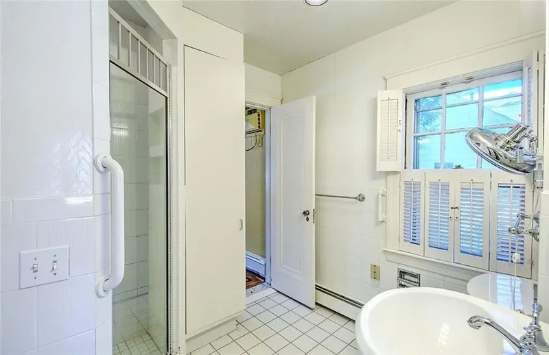 39 Harwich Road, Providence, RI, 02906, USA, Providence, Rhode Island, United States. - Photo 27
