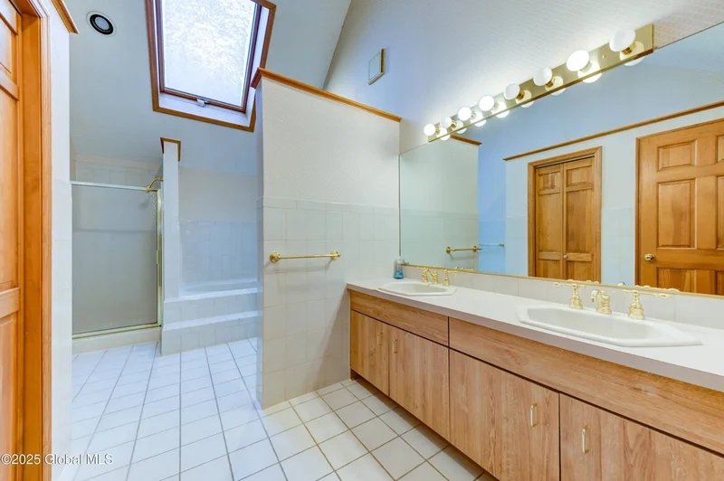 9 University Place, Amsterdam, NY 12010, Amsterdam, New York, United States. - Photo 123