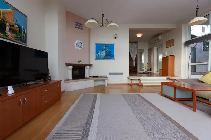 Opatija, Center, Duplex Apartment of 147 m² with Garden and Sea View