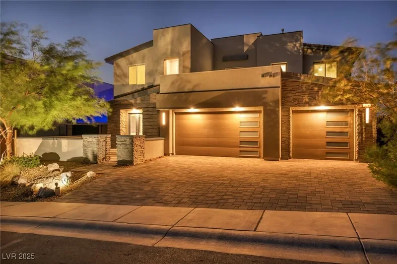 Single Family Residence in Henderson
