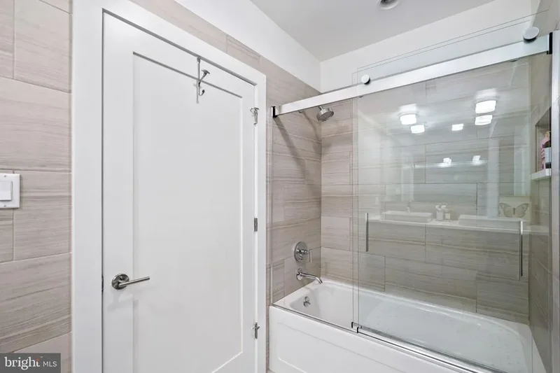 1606 CHESTNUT ST STREET #4, PHILADELPHIA, PA 19103, Philadelphia, Pennsylvania, United States. - Photo 5