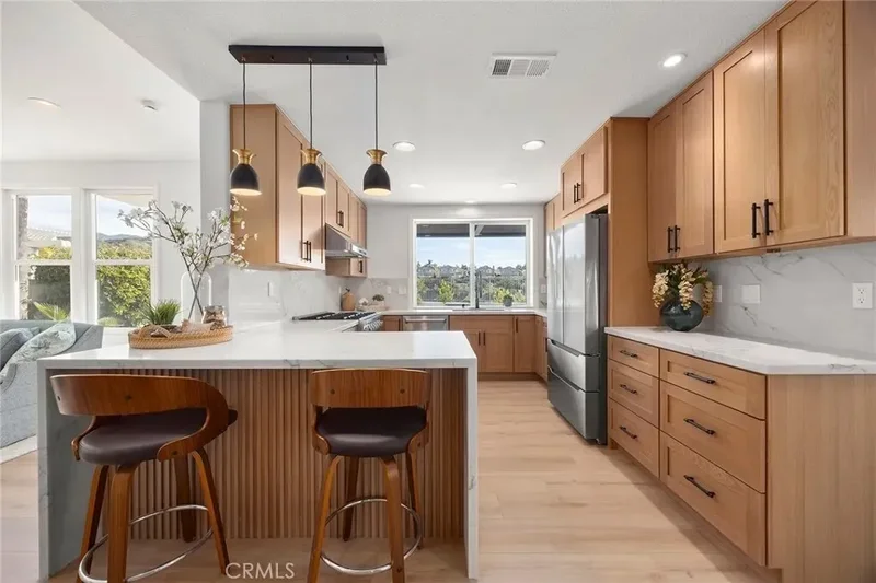 20 Flores, Lake Forest, California, United States. - Photo 18