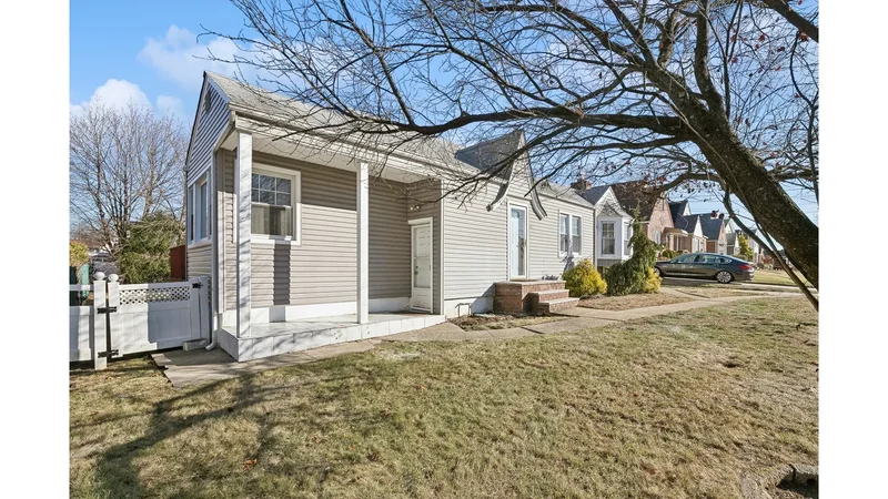 45 Ella Street, Valley Stream, New York, United States. - Photo 13