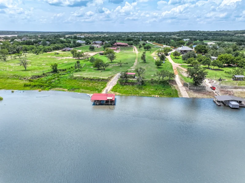 481 Chimney Cove Drive , Marble Falls, TX 78654, Marble Falls, Texas, United States. - Photo 4